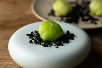 コースでも必ず一品目に登場する名物料理『冷製ロールキャベツ』