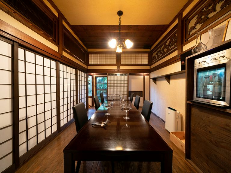 気兼ねなく落ち着いた雰囲気の個室。特別なシーンにも利用可能