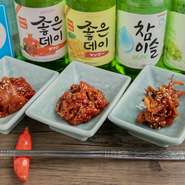 たこ・いか・たら（チャンジャ）。海の幸を使ったキムチもまた絶品。お酒との相性も抜群です。