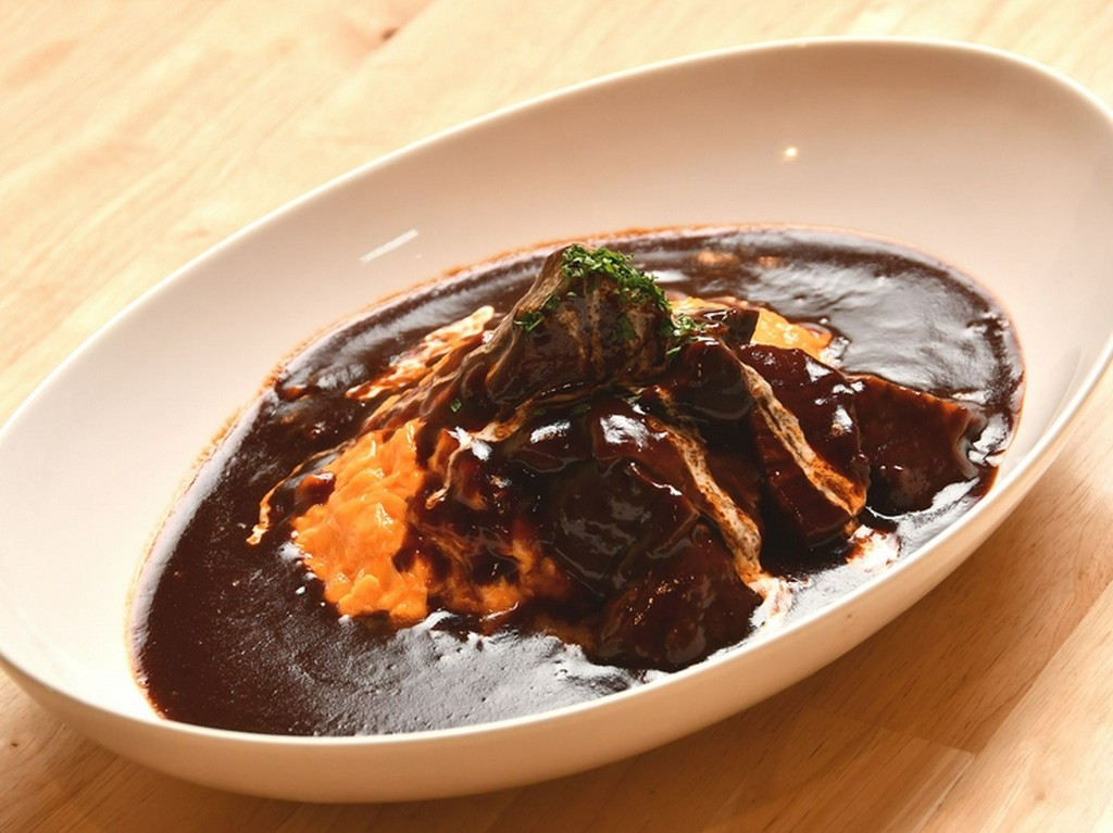 ふわとろのオムライスと、宮崎牛がとろける濃厚なビーフシチュー『オムビーフシチュー　単品』