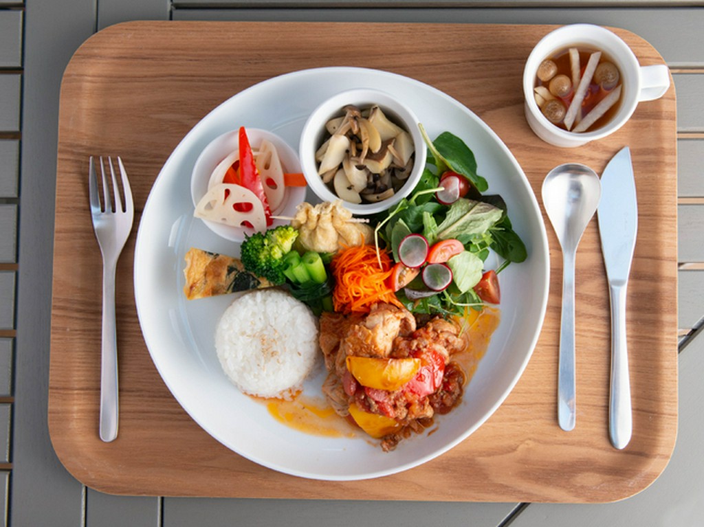 メイン料理が選べるのがうれしい『ランチプレート』