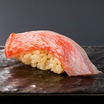 厳選された四季折々の逸品料理を織り交ぜたお任せ寿司プラン。

