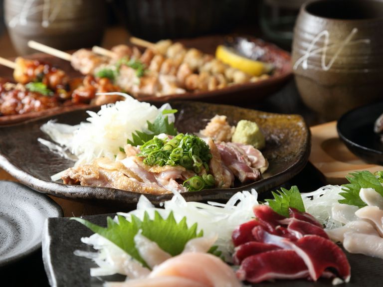 飲み放題付き宴会コースで地頭鶏料理をたっぷり楽しむ