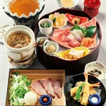 魚しゃぶ小鍋付の季節の素材が楽しめるコースです。　※写真はコースイメージです