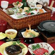 黒毛和牛鉄板焼きや旬の造り盛がついたコースです
※写真はコースイメージです

飲み放題付：7,000円(税込)