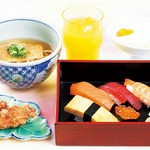 天ぷら・茶碗蒸し付　1848円。季節前菜・天ぷら・茶碗蒸し付2178円。