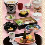 お手軽なミニ懐石コースをご用意しました。その他お料理の内容が異なるコースもご用意。