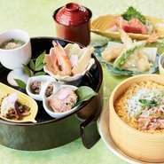 前菜・茶碗蒸し・お造り・天ぷら・季節の蒸し寿司・赤だしがついた1番人気メニュー。少しずつ、いろいろな料理が目で見て楽しめ、味わえるのが人気の秘密です。15時までの注文でコーヒー・デザートがついてきます。