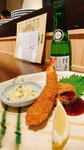 おすすめは「えびフライ」。ぷりぷりの食感と存在感抜群の大きなえび。特製のタルタルソースをたっぷりつけてお召し上がりください。