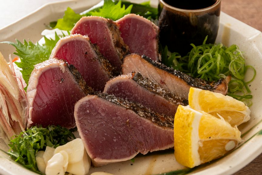 ほんのり暖かい鰹の焼切（塩たたき）