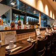素材を活かし地酒が生きる美味をご提供する、落ち着いた雰囲気の居酒屋です。