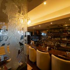 ウイスキーを堪能できる、洗練された大人の社交場