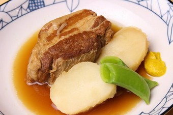 塩豚スペアリブと野菜の煮物