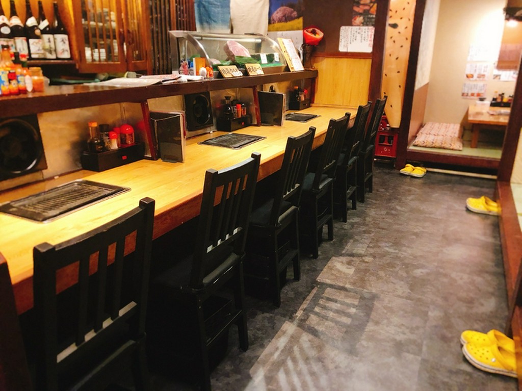 おひとり様でも安心のカウンター席