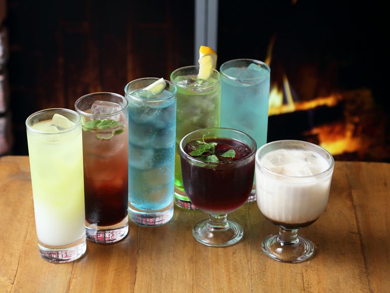甘い飲み口ながら本格派カクテルが50種類以上勢揃い