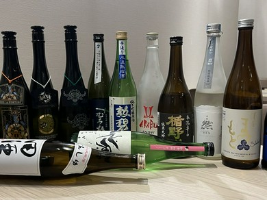 全国から日本酒を取り揃えてます‼︎