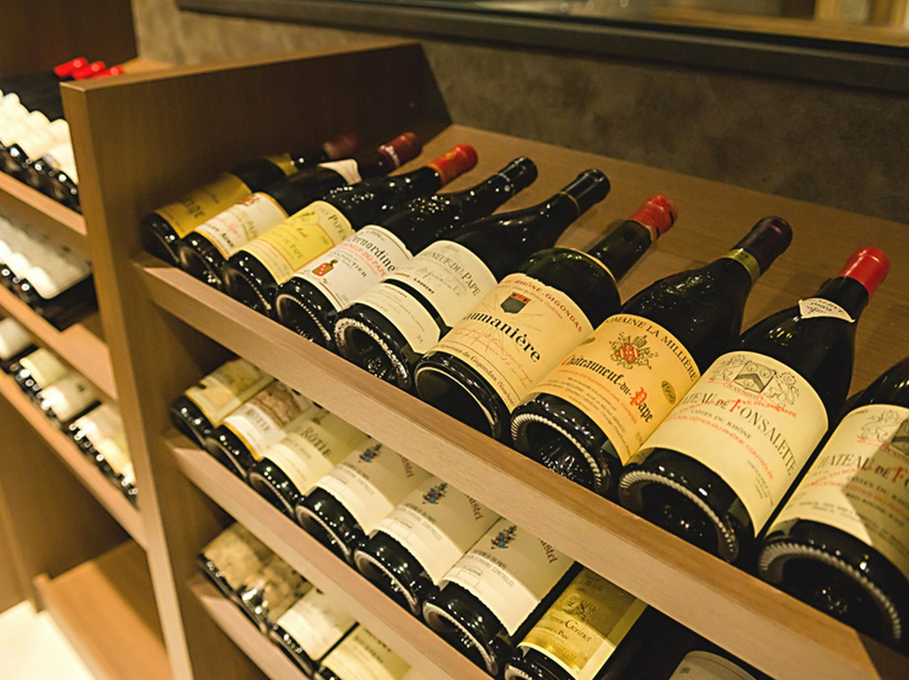 約数百本のワインが眠る、蔵空間タイプのワインセラー