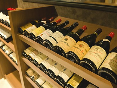 約数百本のワインが眠る、蔵空間タイプのワインセラー