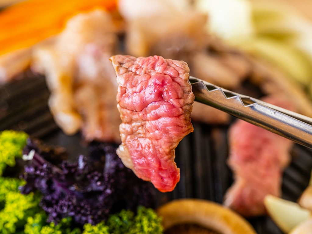 食材のストーリーを引き継ぎ、外食ならではの楽しさを演出