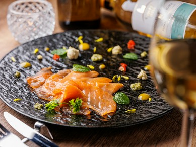 料理とのマリアージュで楽しませてくれる、美酒がズラリ