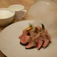 ※お料理内容は仕入れ状況により変更になる場合がございます
※ローストビーフに使用する熟成神戸牛は熟成に適したモモ赤身部位を使用しております