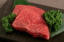 熟成神戸牛のローストビーフ80gと濃い赤身肉の味を楽しめる神戸牛モモ赤身ステーキ80gの神戸牛160gコース。