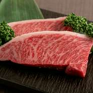 ※お料理内容は仕入れ状況により変更になる場合がございます
※ローストビーフに使用する熟成神戸牛は熟成に適したモモ赤身部位を使用しております