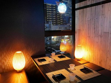 少人数と大人数の個室もご用意しております。