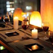 金華サバ、豪華海鮮盛りなど新鮮な海鮮料理も豊富！自家製ローストビーフや牛タン料理、牛ハラミのステーキ、チーズフォンデュやバーニャカウダなど女性に人気のメニューも豊富です！