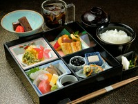四季折々の味覚を満喫できる『松花堂弁当』