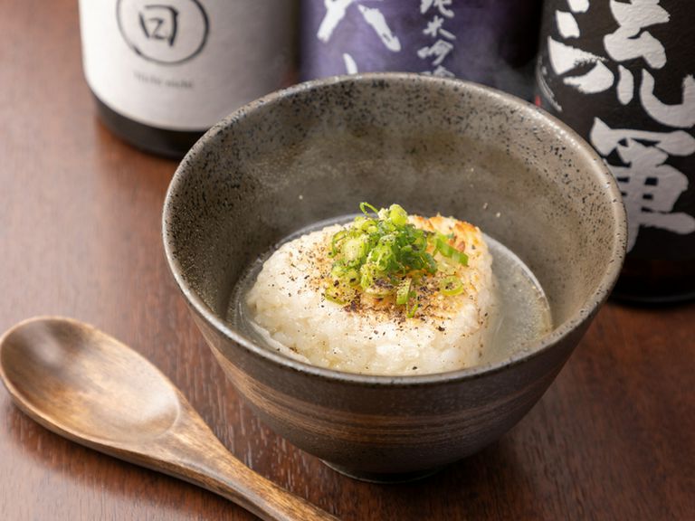 自家製の鶏だしがふんわり香る『鶏スープ焼きおにぎり』