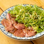 ※一般的に食肉の生食は食中毒のリスクがございます。お子様、ご高齢の方、その他食中毒に対する抵抗力の弱い方は食肉の生食をお控え下さい。
