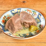 焼くより、ゆでる。時代はゆでタン!これを食べればもう焼きタンには戻れない…。箸で簡単に切れるゆでタンは頬張ればしみ込んだ出汁と肉の旨味がとまらない!※写真はイメージです。