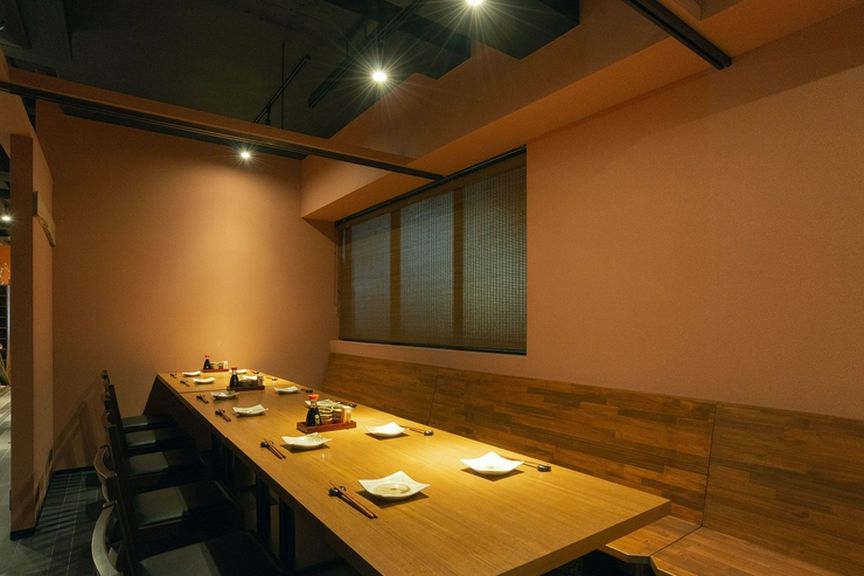 大小の個室が全6室あり、多彩なシーンで頼りになる！