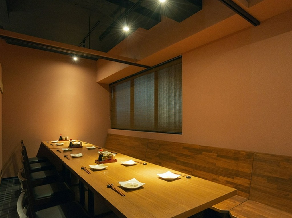 大小の個室が全6室あり、多彩なシーンで頼りになる！