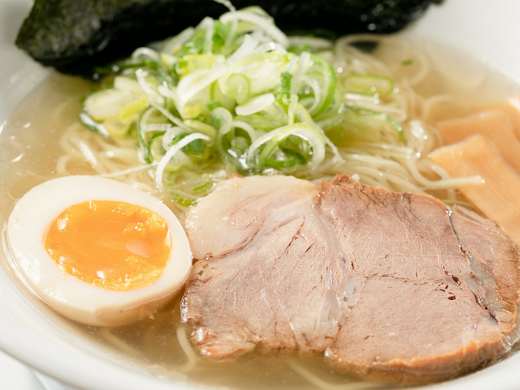 あっさりとしながら奥深い味わい『塩らーめん』