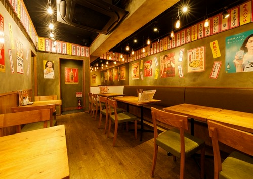 テーブル席もしっかりあるので宴会にオススメです。