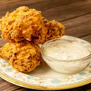 クリーミーなバターミルクソースをつけてお召し上がりください。