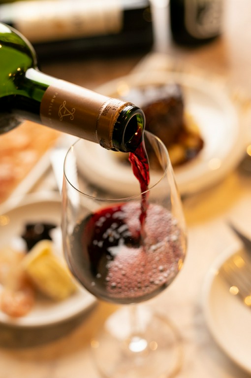 こだわりのワインを取り揃えております