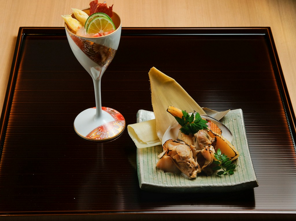 ある日のコースの一例『貝とタケノコのお料理』