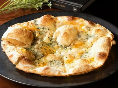 季節によって替わるチーズのハーモニー『クアトロフォルマッジ』