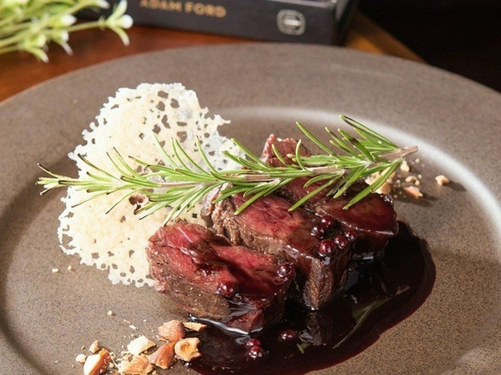 柔らかく、かみしめるほどに旨みを感じる『アンガス牛のグリル』