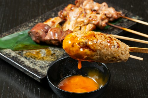 『つくね』は奥久慈卵を絡ませて食べると一層美味に