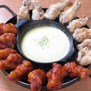 フライドチキンをたっぷりのとろとろチーズにディップ。
2名様～ご注文いただけます。

