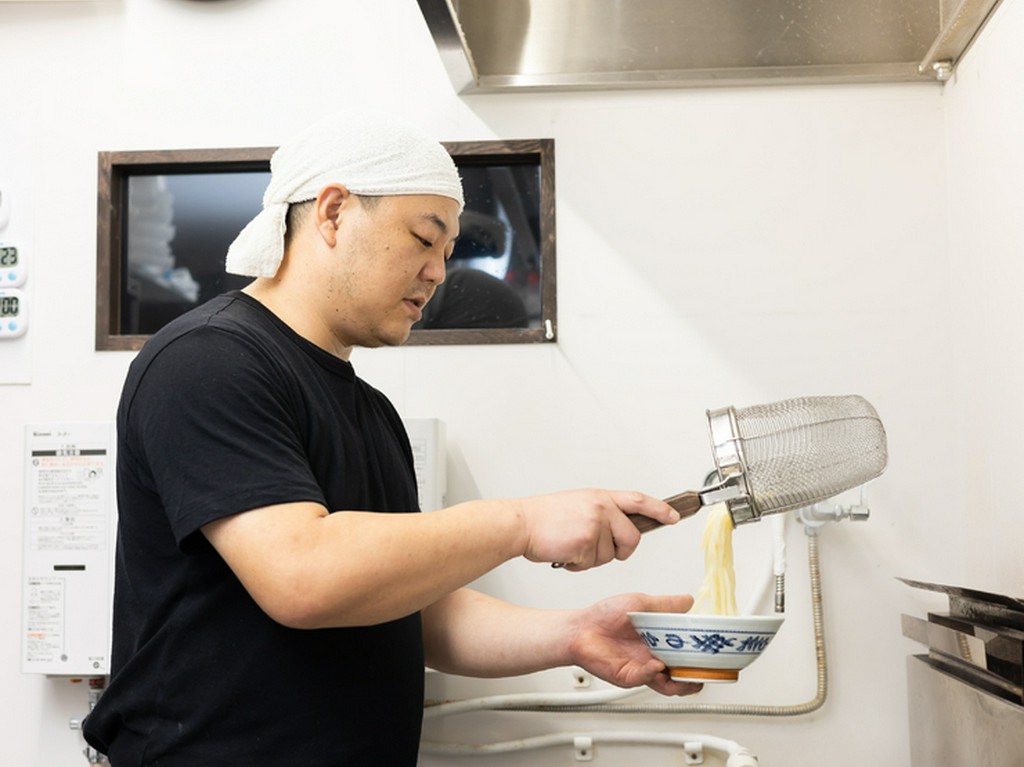 自慢のうどんと多彩な天ぷらでしっかりお腹を満たしてほしい