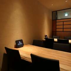 シーンや二人の気分に合わせて、席を使い分けるのも楽しみ