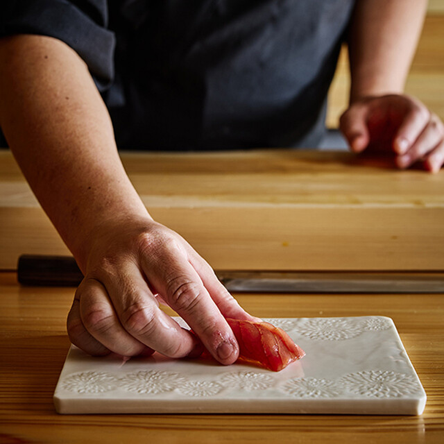 [Sushi Chef's Choice Course] A special recommended course available only to first-floor seats, where the chef prepares sushi using seasonal ingredients right in front of you.