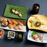 素材に合わせて衣の厚さや揚げ時間を細かく変え、軽やかでありながらしっかりとした食感を実現。素材の旨みを閉じ込めつつ揚げ立ての香ばしさを保つように、油の温度管理にも注意を払います。