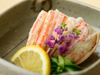 新鮮だからこそ味わえる、芳醇な香りと繊細な旨み『ズワイガニの酢の物』