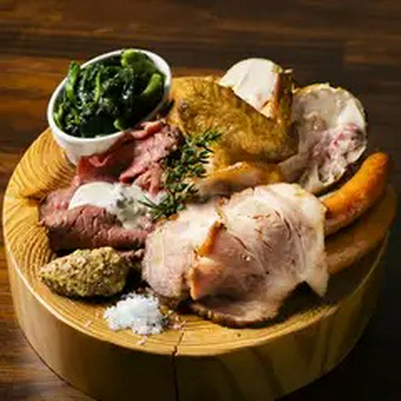 名物！肉盛りレギュラー（2〜3人前）